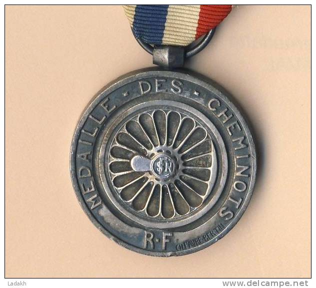 MEDAILLE DES CHEMINAUX    1942 # Chemin De Fer # Train - Professionnels / De Société