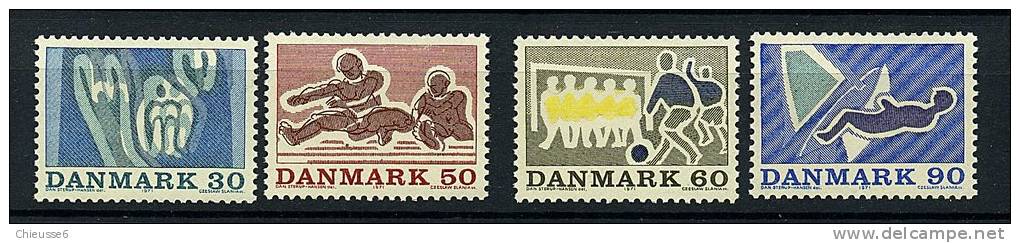 Danemark ** N° 525 à 528 - Sports : Natation, Athlétisme, Foot, Yachting - Neufs