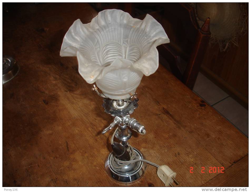 Ancienne Lampe à Gaz électrifiée,en Régule Argenté Avec Tulipe Verre Soufflé - Lighting & Lampshades