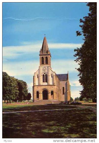 18 LA GUERCHE SUR L'AUBOIS Eglise Place Auguste Fournier - La Guerche Sur L'Aubois