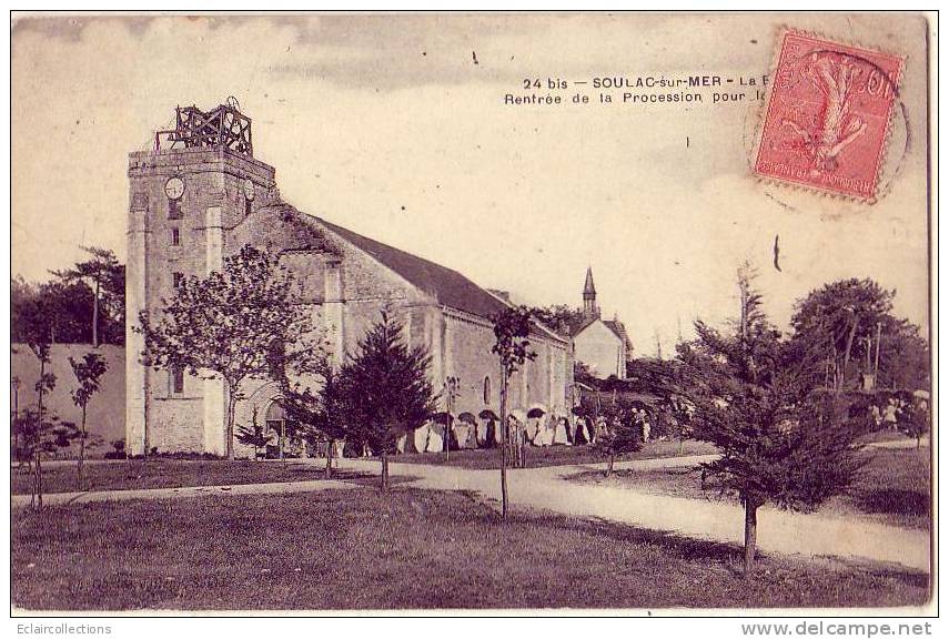 Soulac Sur Mer    La Basilique  Rentrée De La Procession - Soulac-sur-Mer