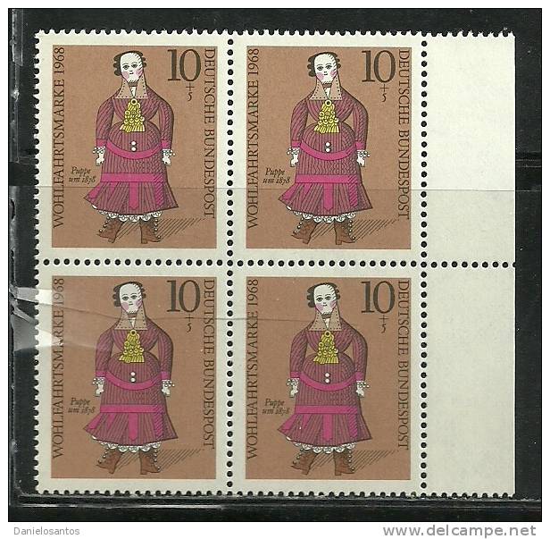 Germany Alemanha Deutschland 1968 Dolls German Natl Museum Block Of 4 MNH Complete Serie - Muñecas