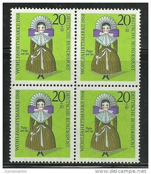 Germany Alemanha Deutschland 1968 Dolls German Natl Museum Block Of 4 MNH Complete Serie - Muñecas