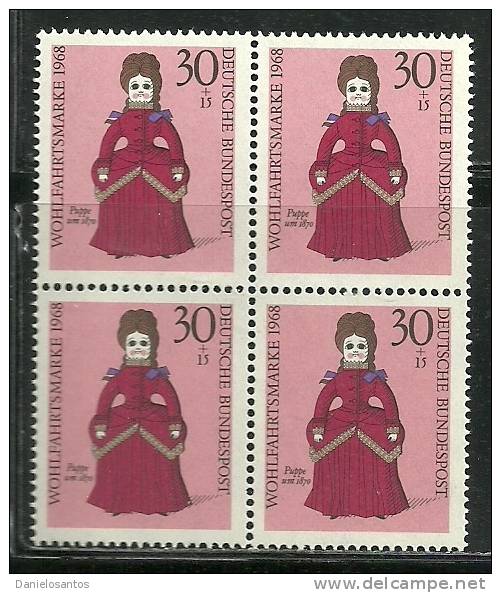 Germany Alemanha Deutschland 1968 Dolls German Natl Museum Block Of 4 MNH Complete Serie - Poupées