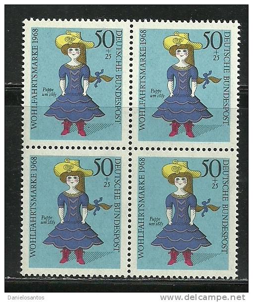 Germany Alemanha Deutschland 1968 Dolls German Natl Museum Block Of 4 MNH Complete Serie - Poupées