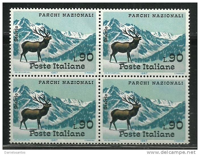 Italy Italia 1967 Animals Fauna National Parks Brown Bear Red Deer Alpine Ibex Oak And Deer  Block Of 4 MNH W Serir Of 4 - Bären