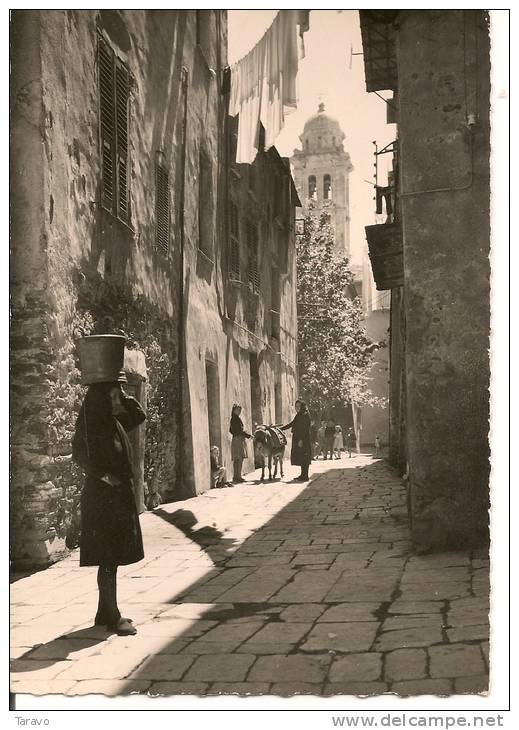 CORSE - BASTIA - Porteuse D'eau, Animation Dans Vieille Rue De La Citadelle - Bastia