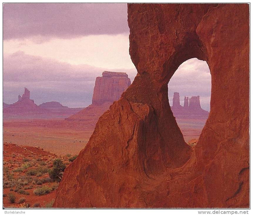 USA Utah, Monument Valley, The Eye Of The Needle Window, Navajo Tribal Park / Roches Couleur, Géologie, Sable - Monument Valley
