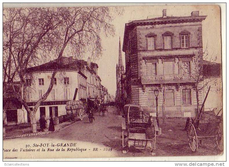 Ste Foy La Grande      Rue De La République Et Place Des Victoires - Autres & Non Classés