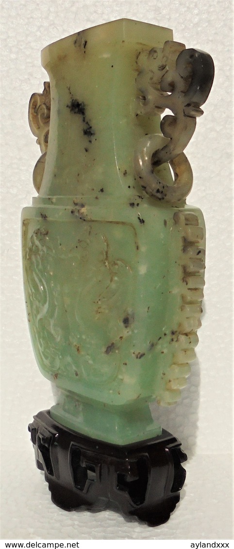 CINA (China): Very Fine Chinese Vase Carved In Jade - Arte Orientale