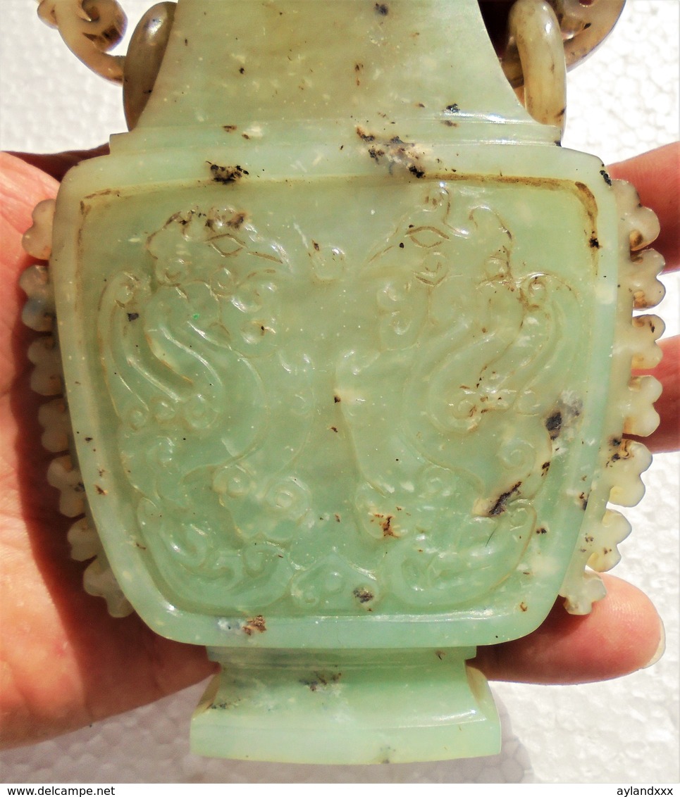 CINA (China): Very fine Chinese vase carved in jade