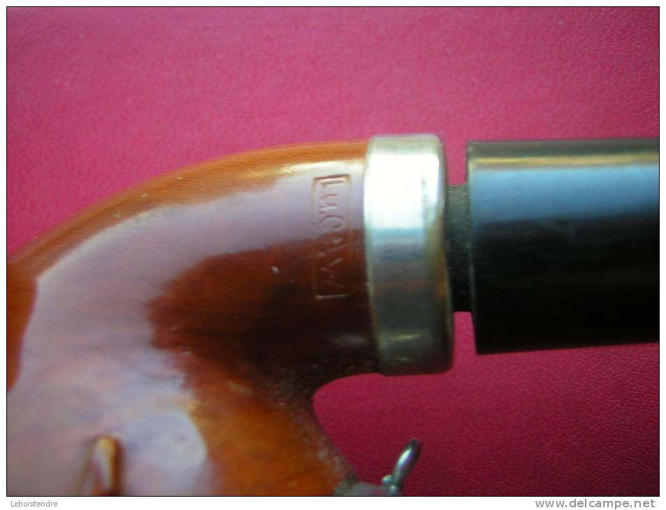 TRES BELLE PIPE SCULPTEE EN BRUYERE GARANTIE UNE TETE DE CHAMOIS OU MOUFFLON SIGNEE LUC .W-11 PHOTOS DE PRESENTATION