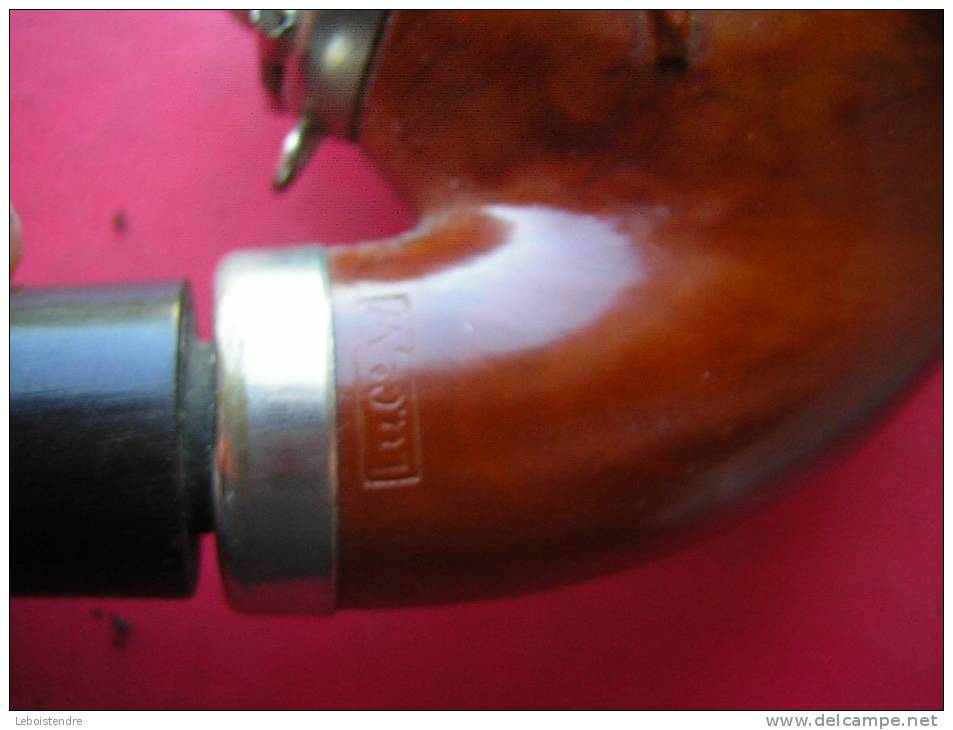 TRES BELLE PIPE SCULPTEE EN BRUYERE GARANTIE UNE TETE DE CHAMOIS OU MOUFFLON SIGNEE LUC .W-11 PHOTOS DE PRESENTATION