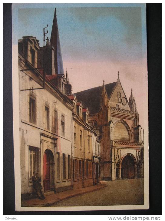 Notre-Dame De Liesse(Aisne),Rue De Laon Et La Basilique - Picardie