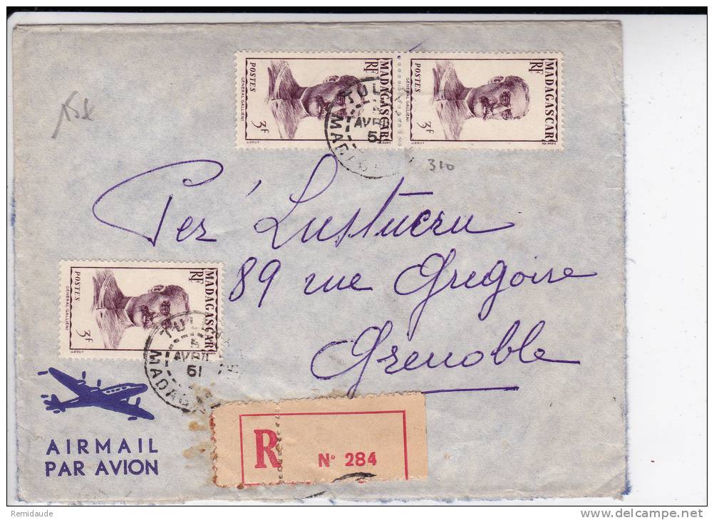 MADAGASCAR - 1951 - ENVELOPPE Par AVION RECOMMANDEE De TULEAR Pour GRENOBLE - Storia Postale