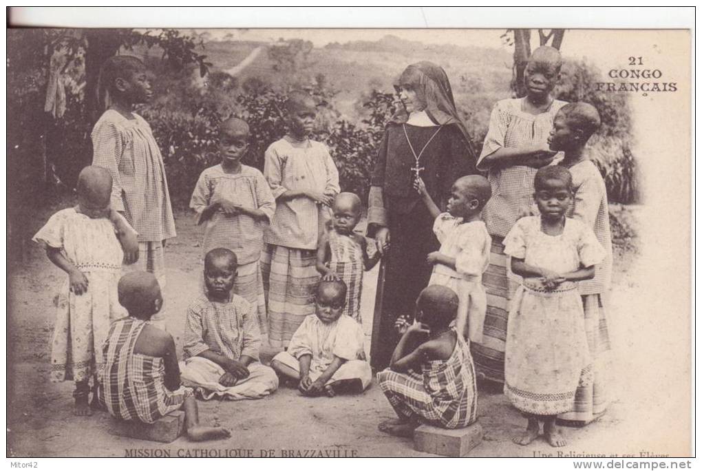 207te-Costumi-Mestieri/Costumes/Artisanat-Crafts-Congo Francaise-France-Une Religieuse Et Ses éleves-v.1906 - Congo Francese