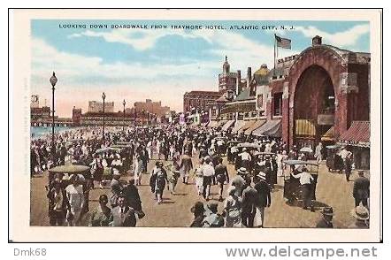 NEW JERSEY  - ATLANTIC CITY - LOOKING DOWN BOARDWALK FROM TRAYMORE HOTEL - OLD POSTCARD - - Atlantic City