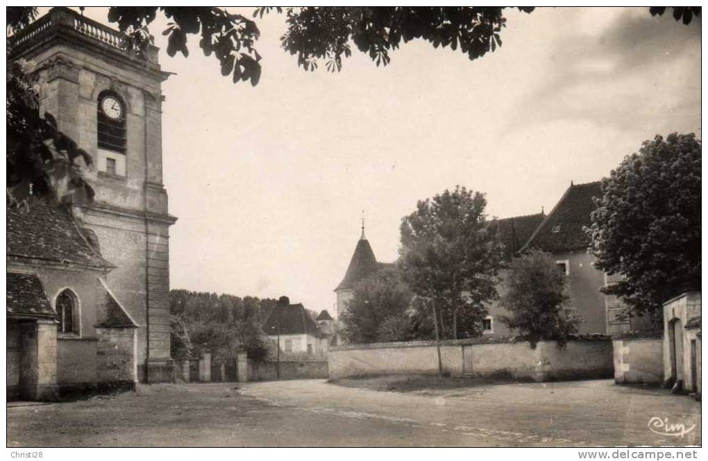 DPT 58 CORVOL-L'ORGUEILLEUX LA PLACE DE L'EGLISE ET LA CHATELLANTE - Autres & Non Classés