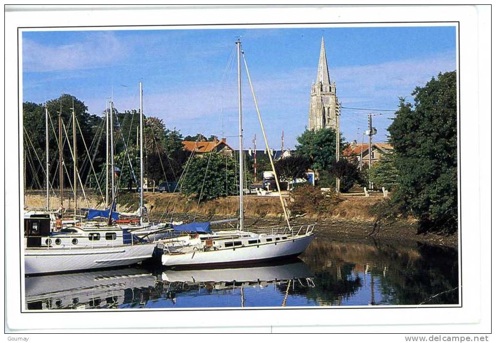 MARENNES - PORT DE PLAISANCE - CLOCHER GOTHIQUE FLAMBOYANT - Marennes