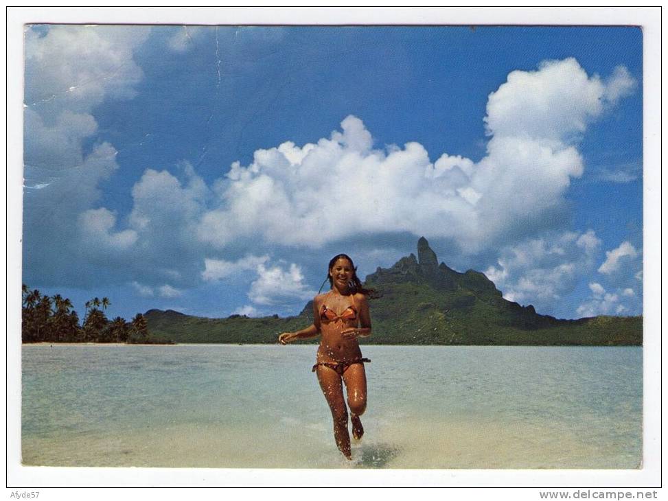 CPM:  BORA-BORA :  Jeune Fille Courant Sur Une Plage De Papeete En 1978.    (5424) - Polynésie Française