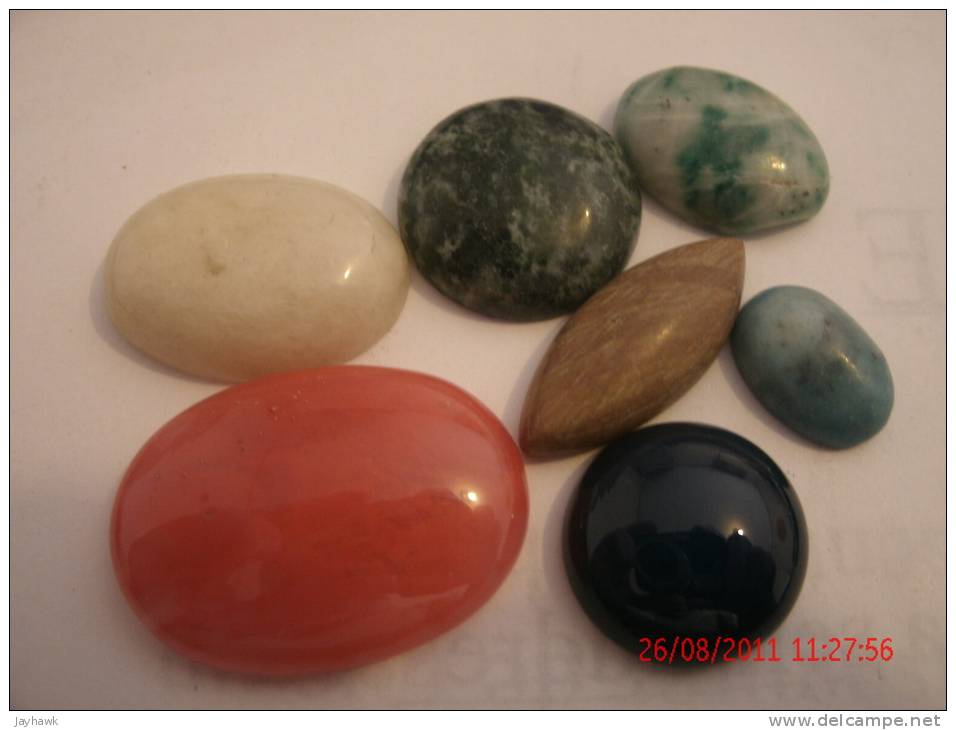 MIXED LARGE CABOCHONS, 500.00 CARAT WEIGHT TOTAL - Unclassified