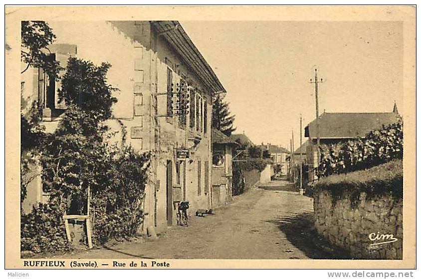 Savoie - Ref  A427- Ruffieux - Rue De La Poste   - Carte Bon Etat - - Ruffieux
