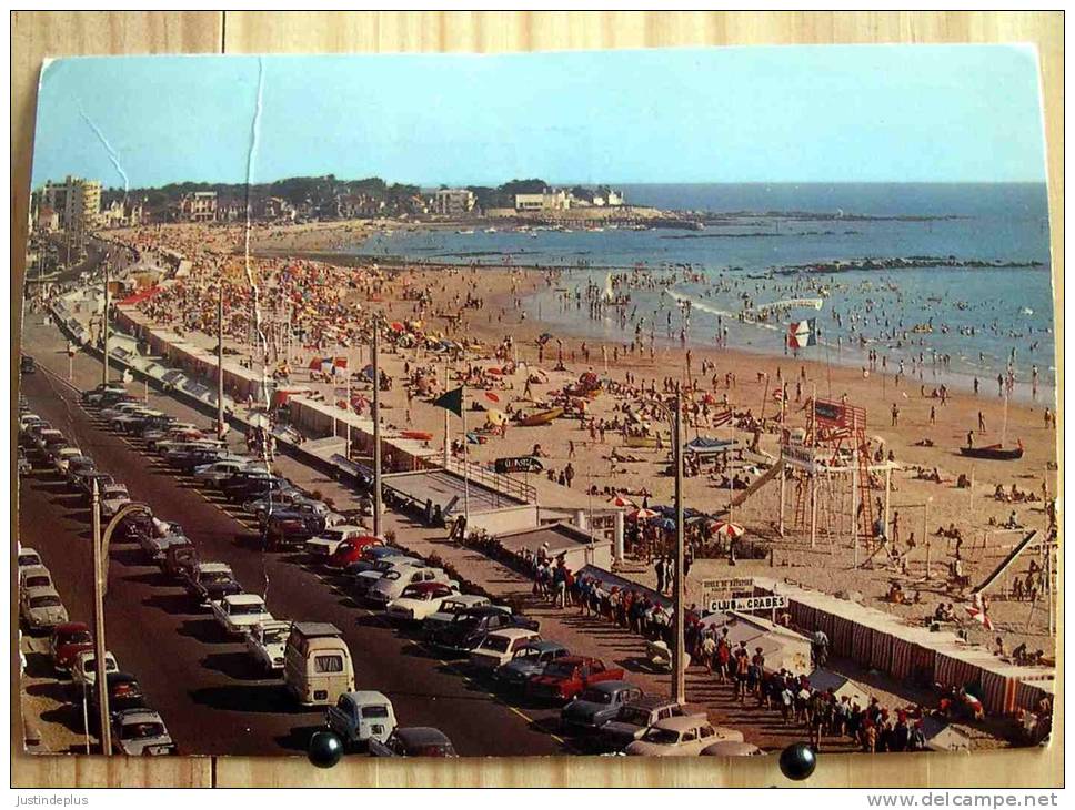 LOIRE ATLANTIQUE 44  PORNICHET LA PLAGE ANIMEE VOITURES ANCIENNES ESTAFETTE PANHARD ARONDE 4CV 4L R8 203 COCC FREGATE - Pornichet