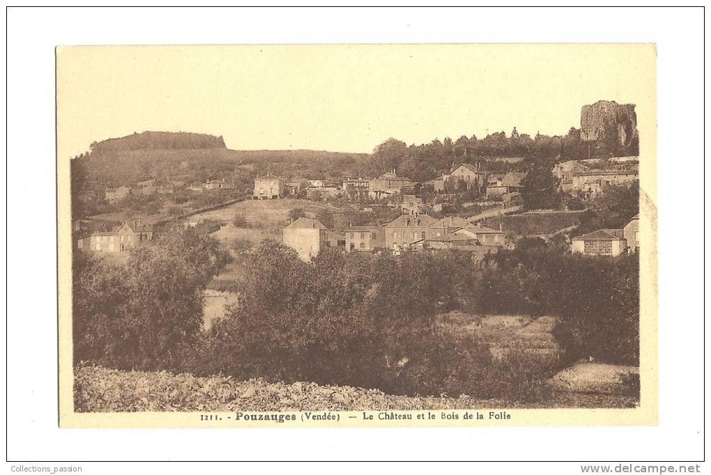 Cp, 85, Pouzauges, Le Château Et Le Bois De La Folie, écrite - Pouzauges