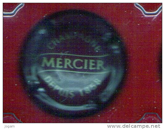 MERCIER    N° 29 Bordeaux Et Or Brillant - Mercier