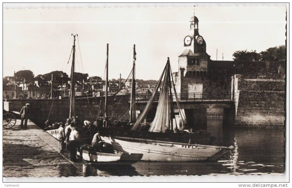 CONCARNEAU LE BEFFROI DE LA VILLE CLOSE 29 BARQUE DE PECHE - Concarneau