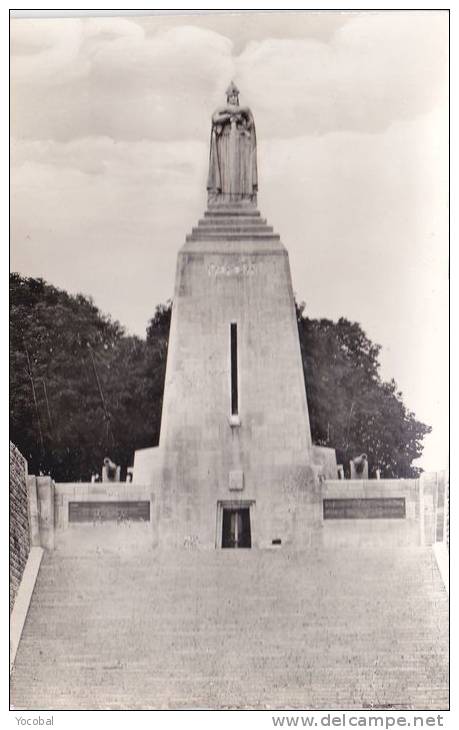 Cp , MILITARIA , Verdun , Statue Du Monument Aux Soldats De Verdun - Monumenti Ai Caduti