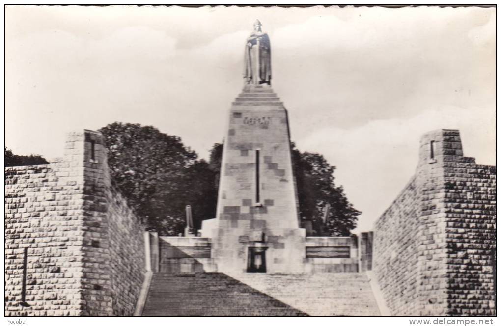 Cp , MILITARIA , Verdun , Monument De La Victoire Des Soldats De Verdun - Monuments Aux Morts