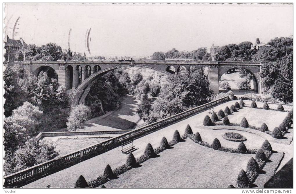 Cp , LUXEMBOURG , Le Pont Adolphe - Luxembourg - Ville