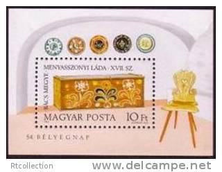 Magyar Posta Hungary 1981 Bridal Chests Collection Belyegnap Menyasszonyi Lada Bacs Megye Michel 3507 Bl.151 Sc 2702 - Unused Stamps