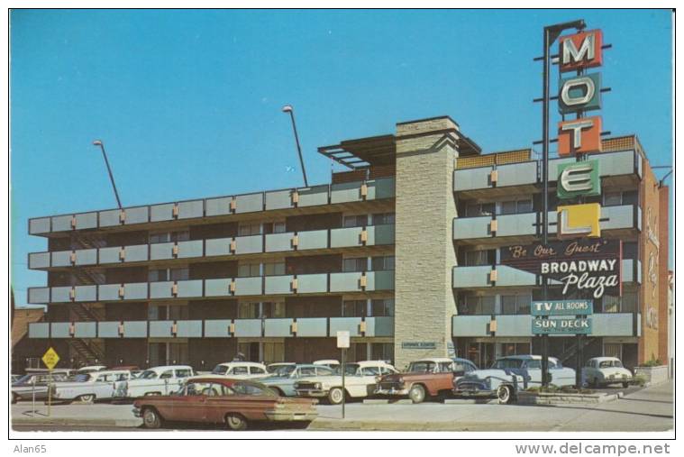 Denver CO Colorado, Broadway Plaza Motel Lodging, Autos, C1950s Vintage Postcard - Denver