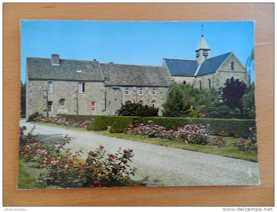 Cp  Le Mesnil  Saint Denis . L' Abbaye " Notre Dame De La Roche " ( XII é Siècle ) école D' Horticulture - Le Mesnil Saint Denis