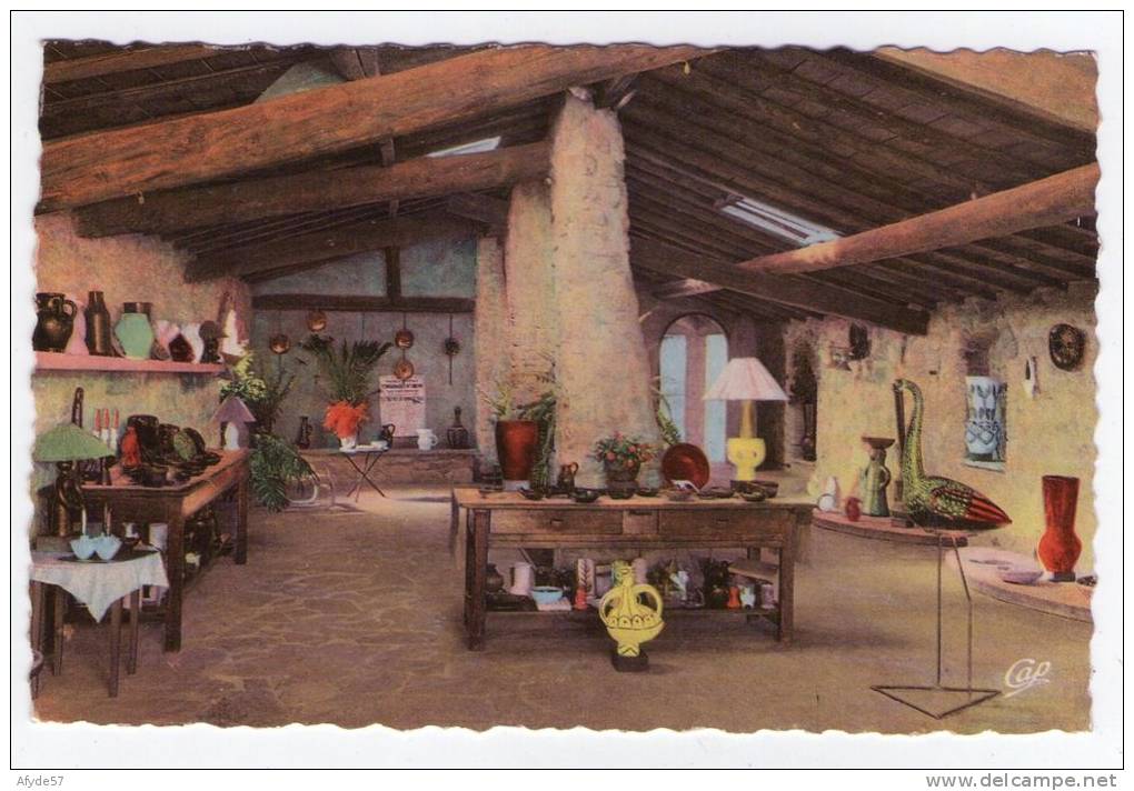 CPA:  VALLAURIS  (06):    Magasin D'Exposition D'une Poterie En 1961.     (5535) - Vallauris