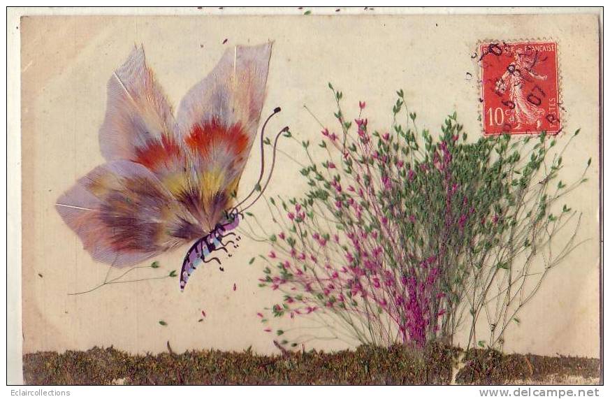 Fantaisie    Collage Avec Plumes  Abeille ??  Insecte Volant..      Voir Scan - Papillons