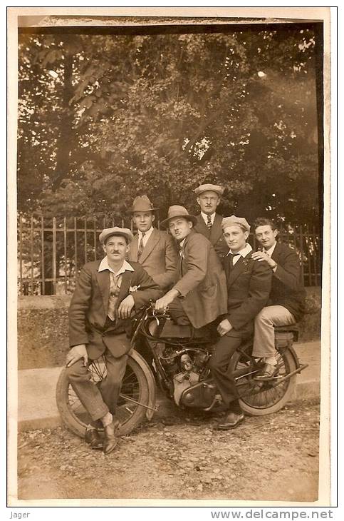 Carte Photo   MOTO  1920 A Identifier   Beau Plan - Cars