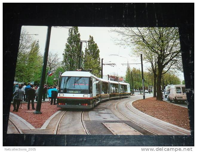 MARCQ EN BAROEUL - LE NOUVEAU TRAMWAY "BREDA" AU CROISE-LAROCHE, LE JOUR DE L'INAUGURATION LE 5 MAI 1994 - 59 NORD - Marcq En Baroeul