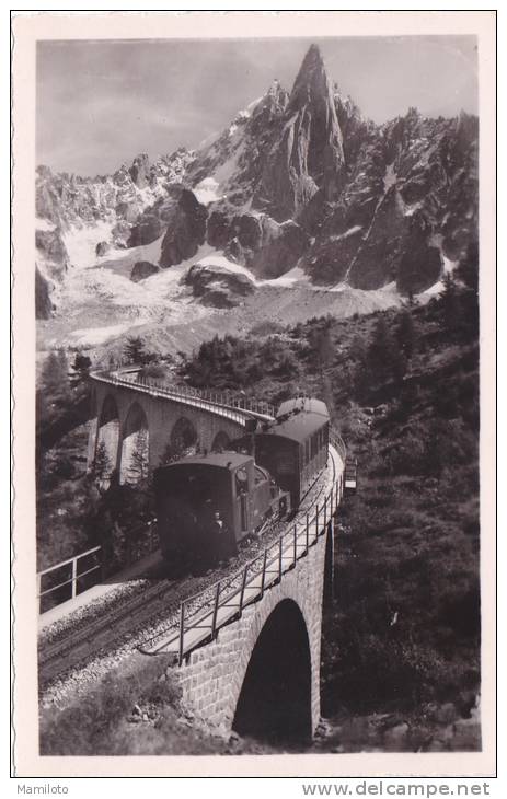 CHAMONIX-MONT-BLANC " Viaduc Du Montenvers Et L'aiguille Du Drû " - Chamonix-Mont-Blanc