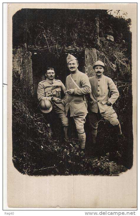 MILITARIA - REGION LORRAINE   - CARTE PHOTO DE TROIS SOLDATS  - 2 SCANS VOIR LES NOMS - Lorraine