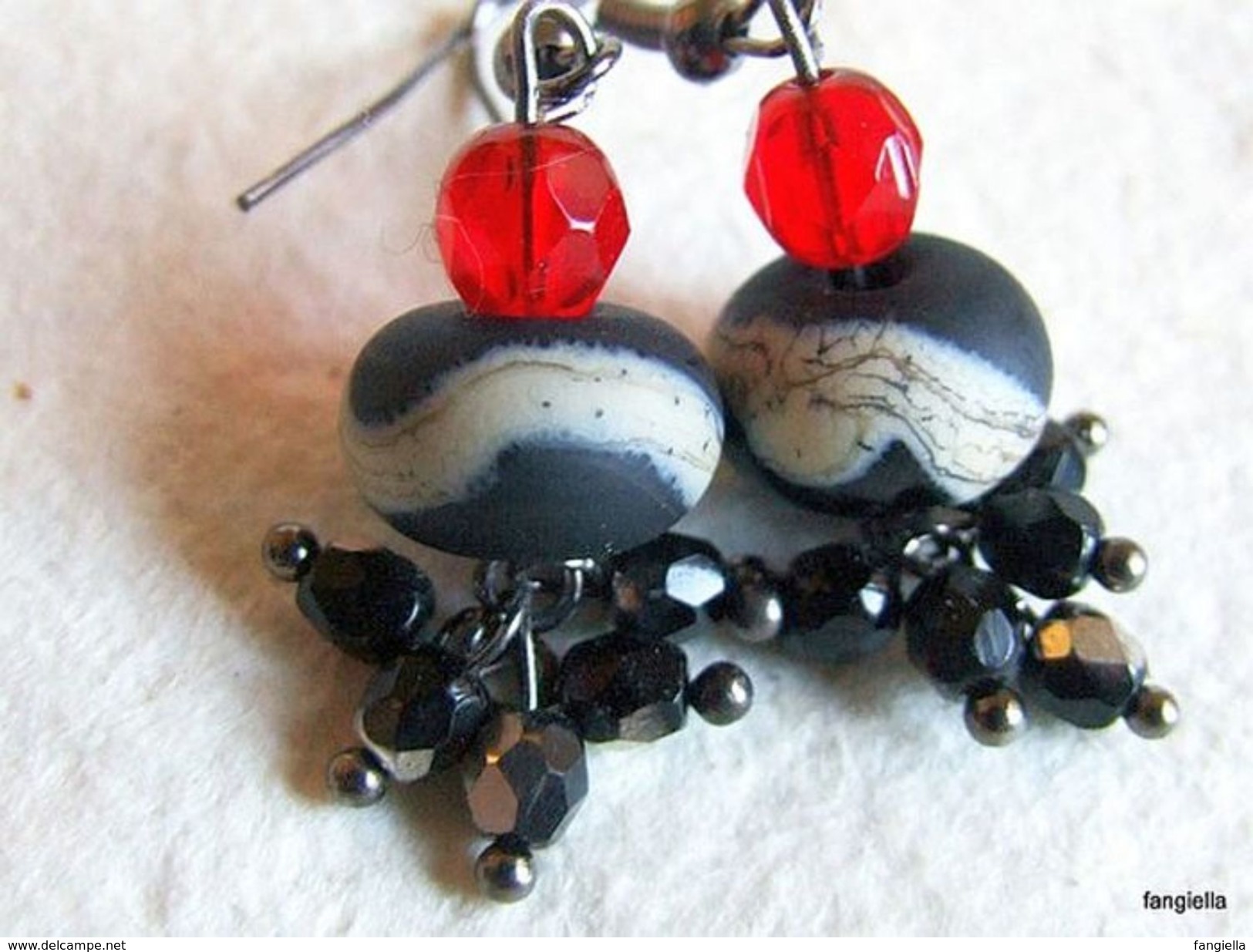 Boucles D'oreilles Noir Rouge Cristal Et Verre Filé Au Chalumeau Crochets Noirs - Earrings