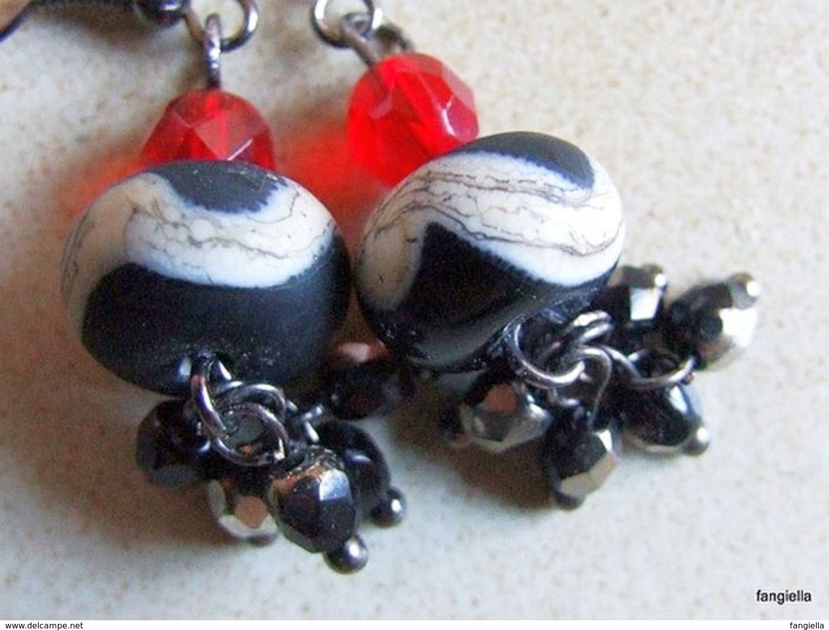 Boucles D'oreilles Noir Rouge Cristal Et Verre Filé Au Chalumeau Crochets Noirs - Boucles D'oreilles