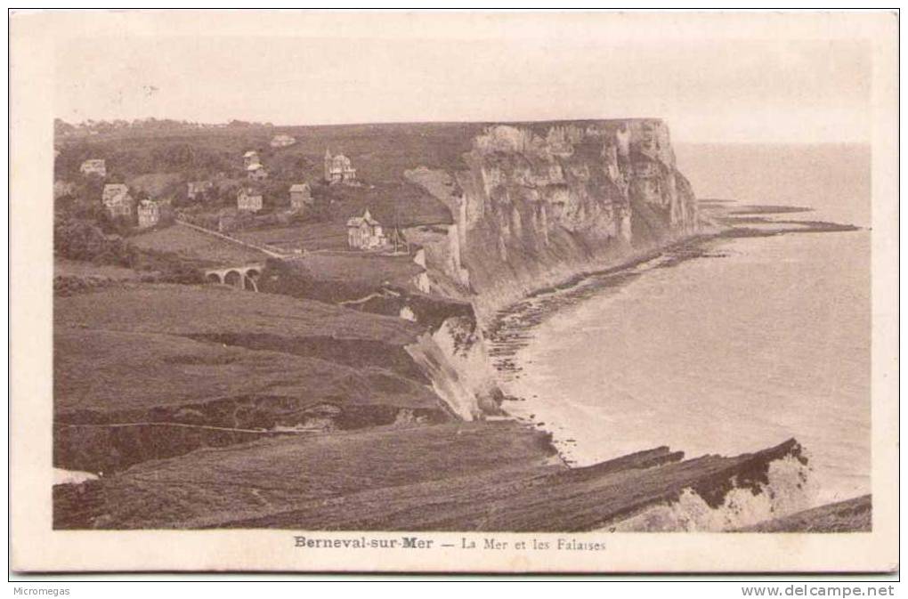 BERNEVAL-SUR-MER - La Mer Et Les Falaises - Berneval