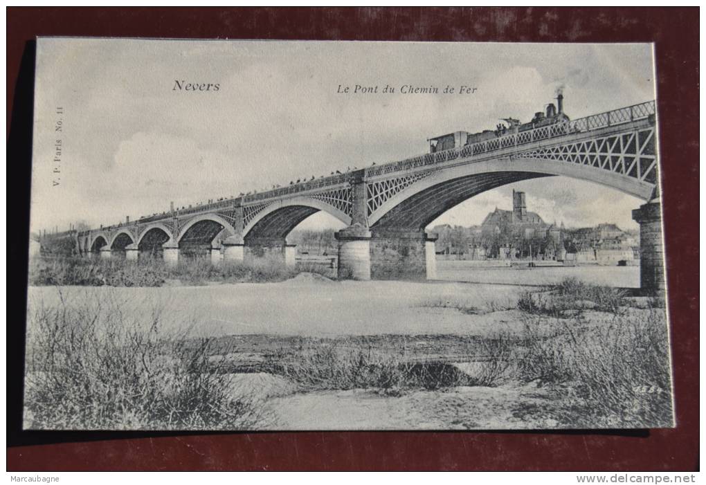 Nevers, Le Pont Du Chemin De Fer, Train - Nevers