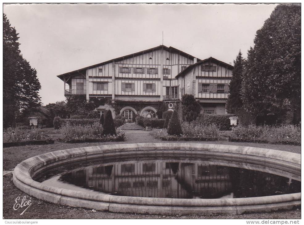 CAMBO LES BAINS  (64) - "Arnaga"  - Façade Côté Jardin Et Le Bassin - Cambo-les-Bains