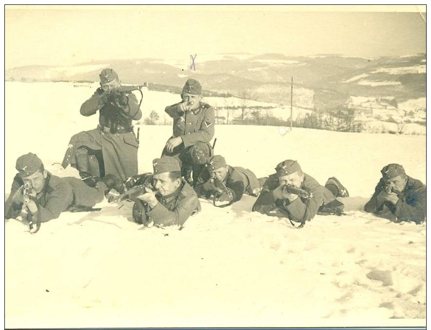 Photo-  IIWK - Soldaten , Gewehre - 1939-45