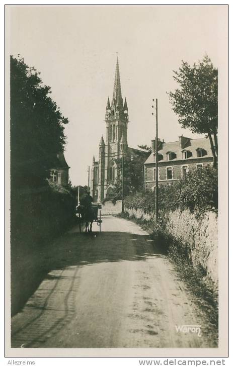 CPA 22 :  PAIMPOL   Entrée Avec église    A   VOIR   !!! - Paimpol