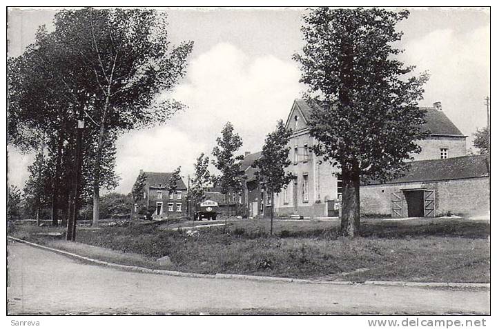 Branchon -  Place Et Ecole Des Filles - Eghezée